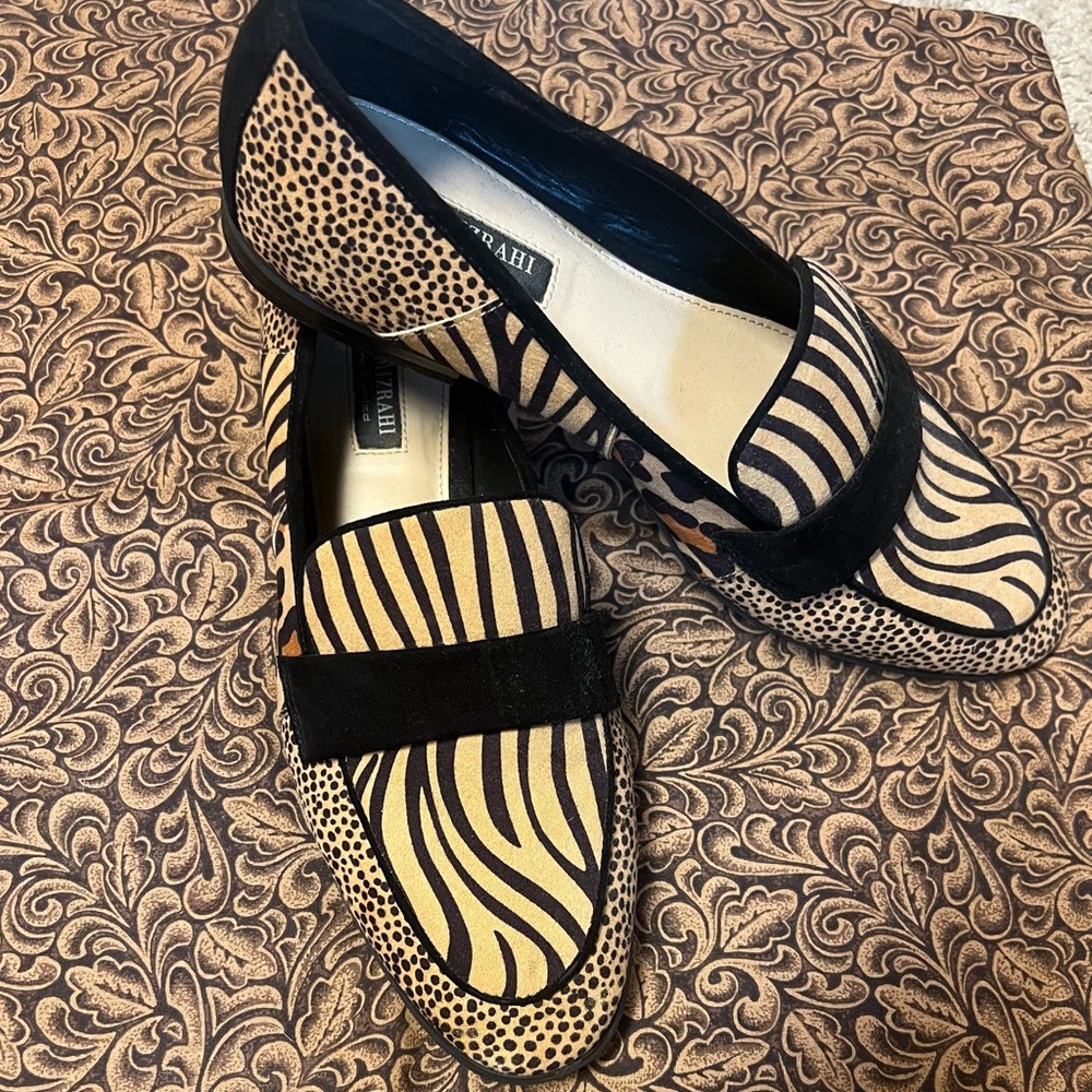 Isaac Mizrahi Tan/Black Sadie Animal Print Loafers Size 9.5